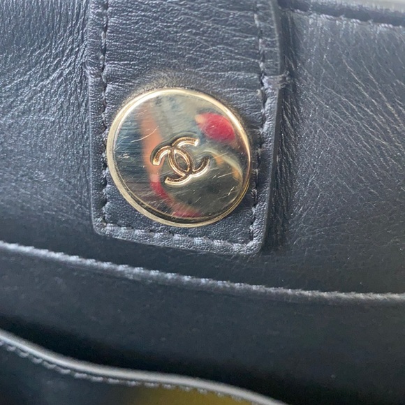 ‼️SOLD ‼️ Chanel tote great for traveling - Picture 5 of 10